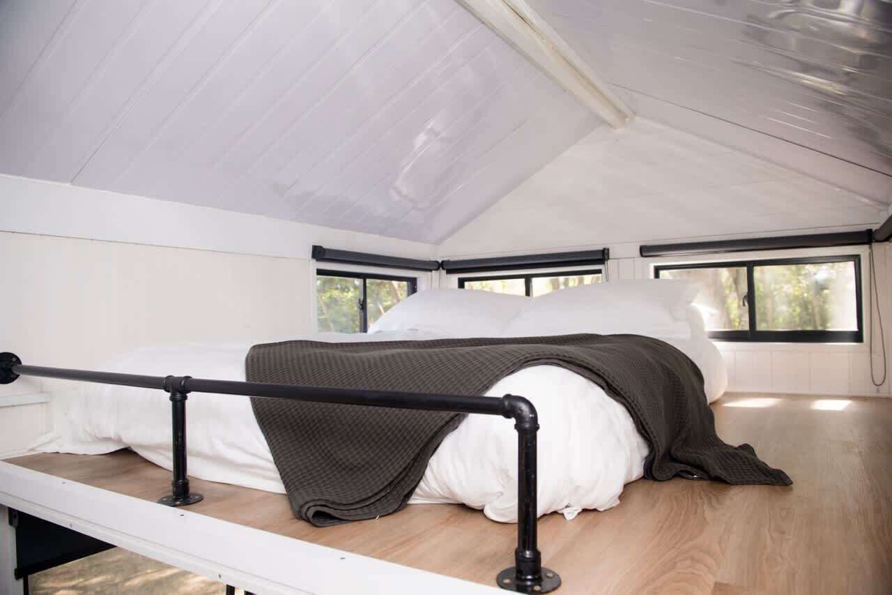 1 bedroom, bed sheets