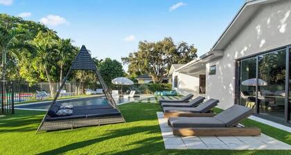 Luxury Villa Heated Pool +Pickleball/BKB/Soccer CT