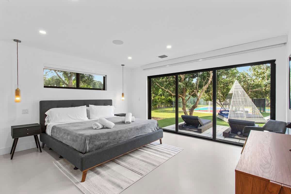 4 多间卧室、熨斗/熨衣板、旅行婴儿床、WiFi