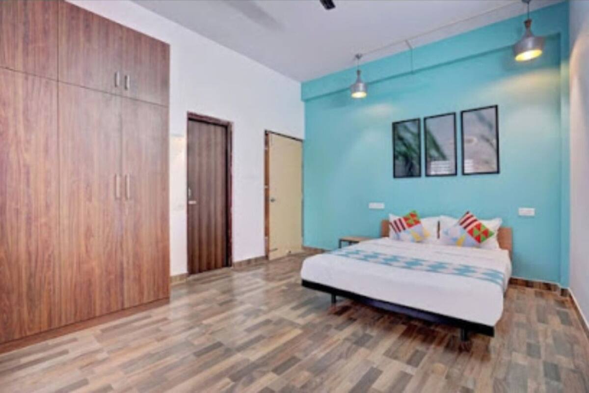 Deluxe Double Room, City View | WiFi (free), bed sheets