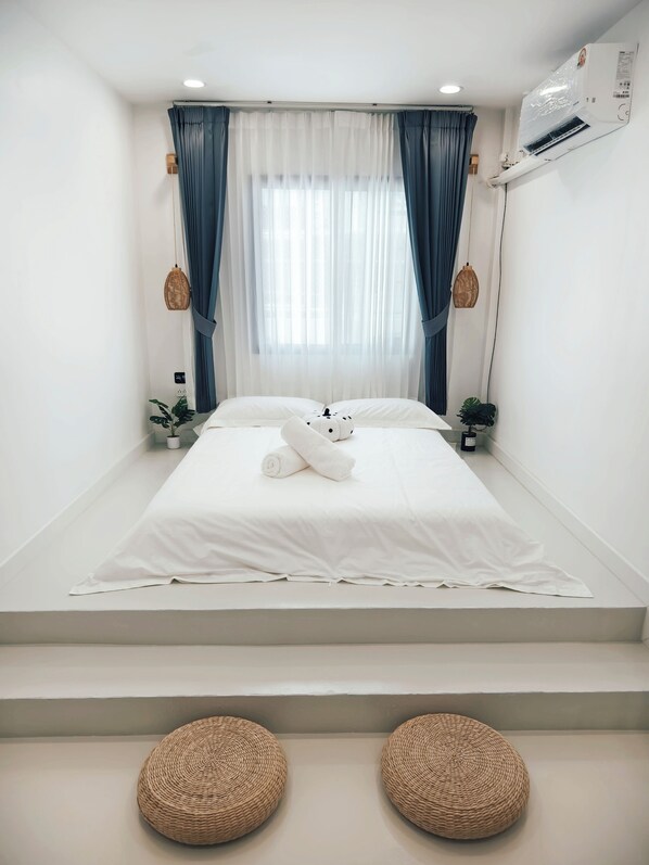 5 bedrooms, iron/ironing board, WiFi