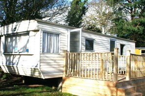 Property entrance - Lovely Bk Calypso Bluebird 6 Berth Holiday Caravan (Pontypool)