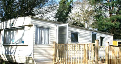 Lovely Bk Calypso Bluebird 6 Berth Holiday Caravan