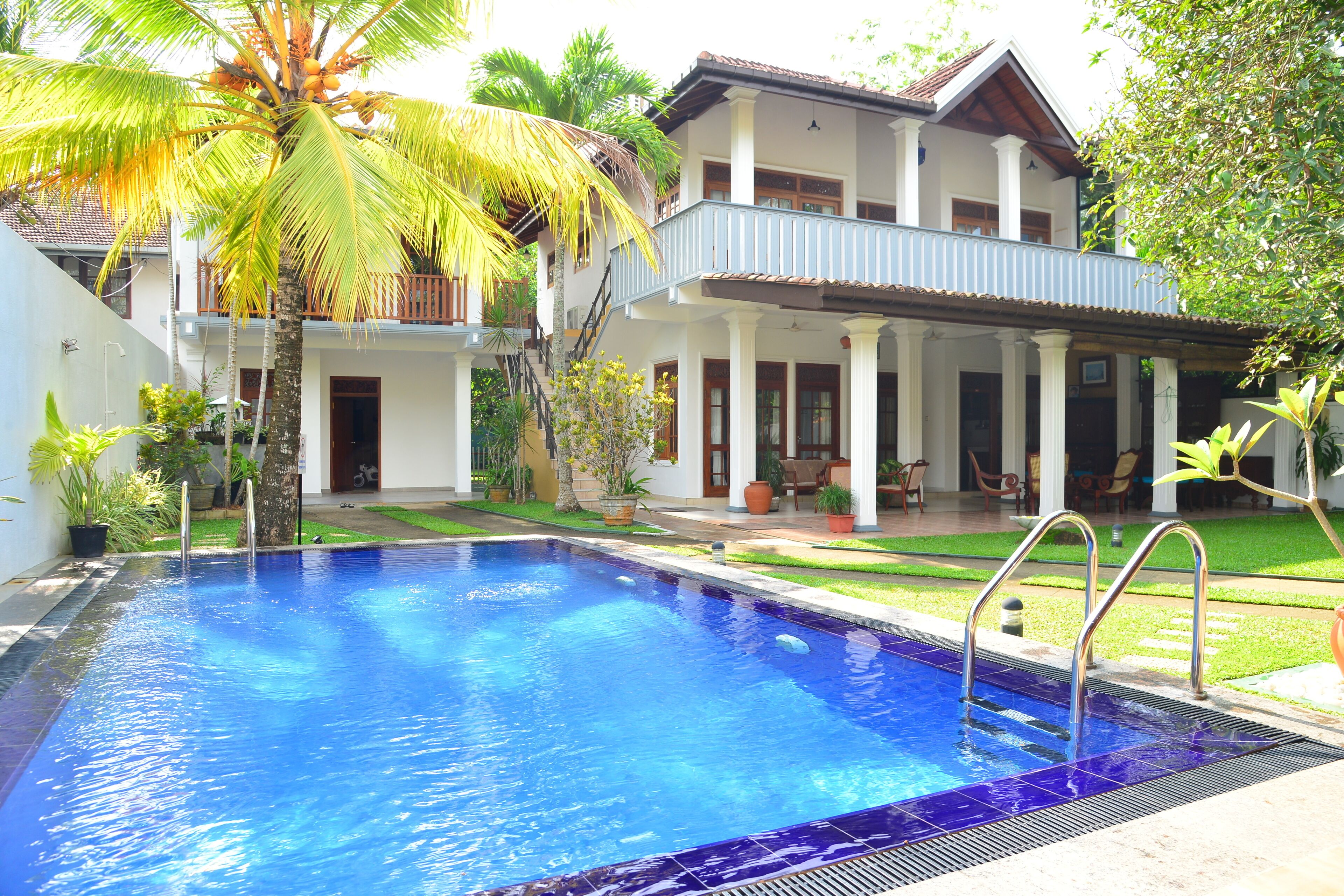 Kolam renang outdoor