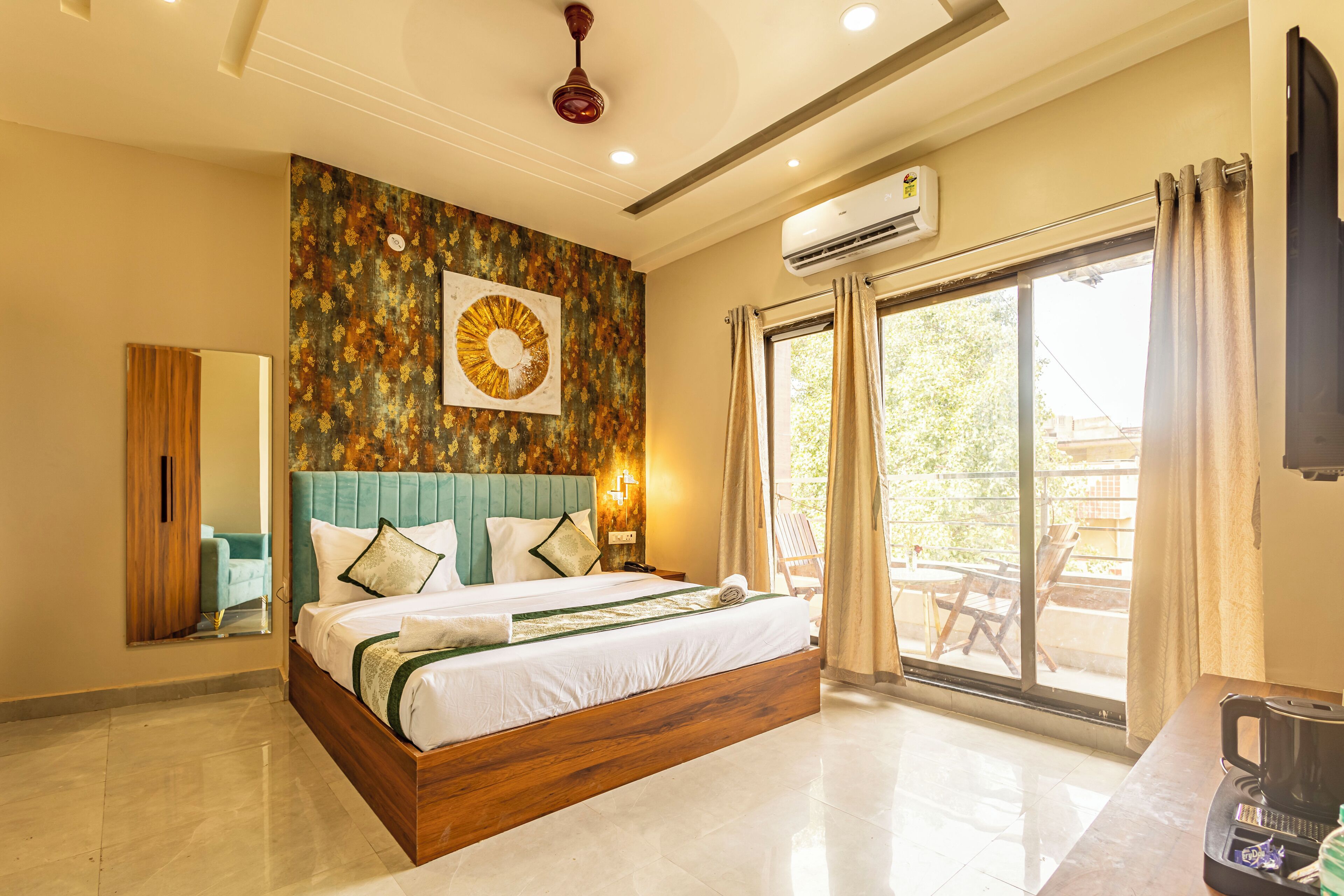 Luxury Room, City View | In-room safe, desk, laptop workspace, blackout drapes