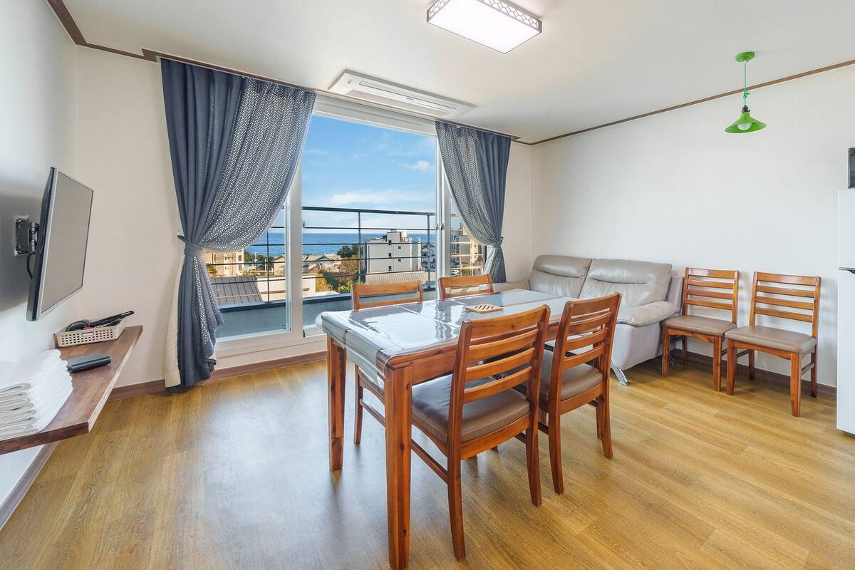 Basic Room, 2 Bedrooms (bongwan 401ho)