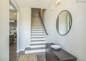 Interior - 3-bedroom Modern Townhome just outside Atlanta (Fairburn)