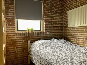 House, 2 Bedrooms, Terrace