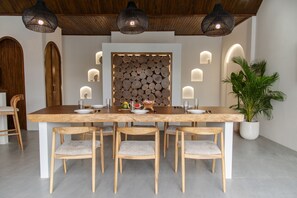 In-room dining - Wild Paradise Villa - 2 Bedrooms (Pecatu)