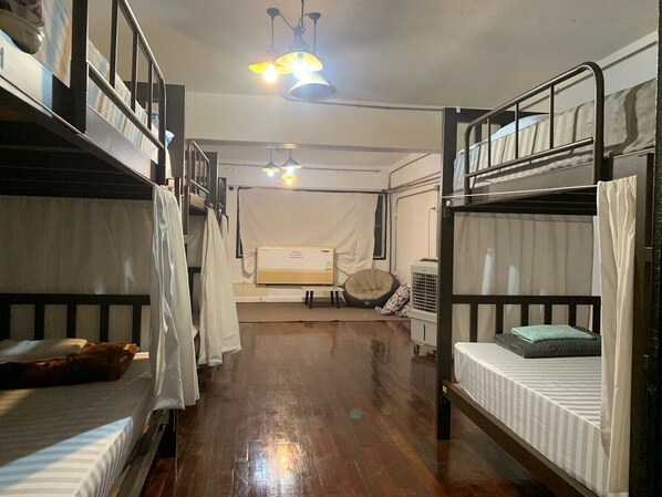 Standard Shared Dormitory, Non Smoking, City View | Free WiFi - Gravity Hostel (Chiang Rai)