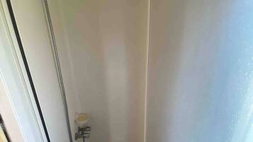 Mobile Home, 2 Bedrooms, Smoking, Private Pool | Bathroom shower