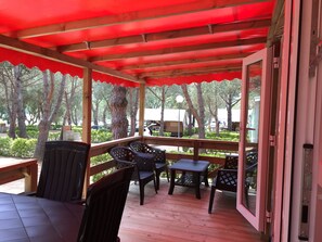 Mobile Home, 2 Bedrooms, Balcony, Garden View | Outdoor dining - Cozy Glamping Chalet in Palamós With Garden View (Palamós)