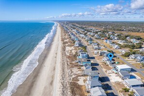 Beach nearby, beach towels, motor boating, fishing - Classic 2nd Row Beach Home, Dog Friendly, Steps to Beach (Oak Island)
