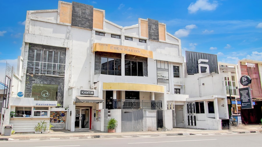 Collection O Simpang Lima Near Simpang Lima Semarang Formerly Hotel Eben Haezer