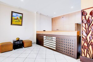 Reception - Collection O Simpang Lima Near Simpang Lima Semarang Formerly Hotel Eben Haezer (Semarang)