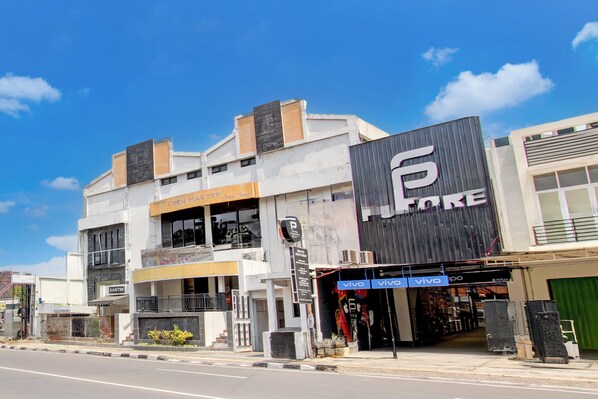 Front of property - Collection O Simpang Lima Near Simpang Lima Semarang Formerly Hotel Eben Haezer (Semarang)