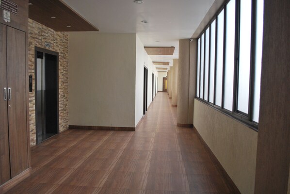 Lobby - Hotel Vijya laxmi Rooms and Banquet Hall (Surat)