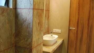 Superior Room | Bathroom | Shower, soap, shampoo, toilet paper