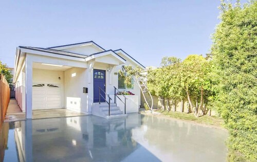 10 mins to Venice Beach Charming 3B Home