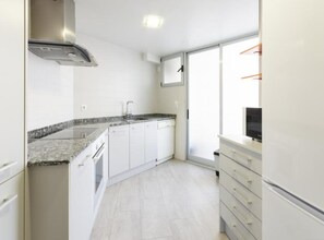 Lägenhet | Eget kök | Barnstol