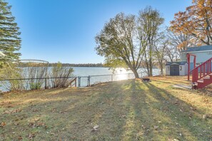 Property grounds - Star Lake Pet-Friendly Home: Fire Pit, Dock, Grill (Dent)