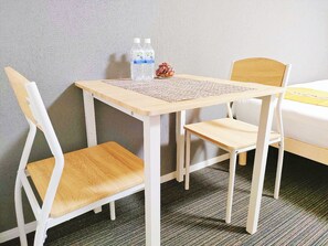 Dining - Incense Ueno Negishi 201 New and clean room, very convenient location. (Taito City)
