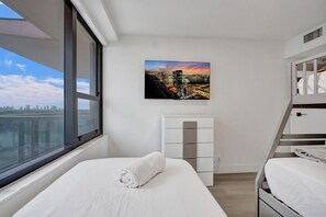 2 bedrooms, iron/ironing board, travel cot, free WiFi