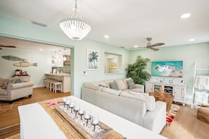 TV, fireplace - 4 Br Bradenton Home~Private Pool, Outdoor Bar, W/D (Bradenton)