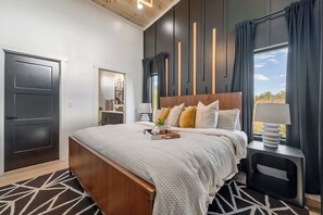 3 bedrooms, iron/ironing board, travel crib, WiFi