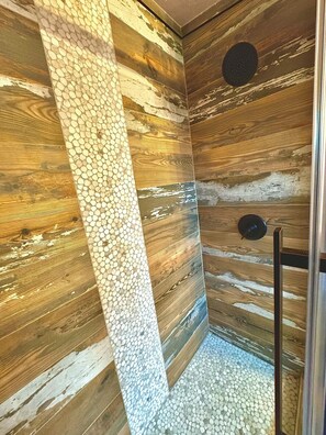 Towels, soap, toilet paper - Pauper's Palace (Prescott)