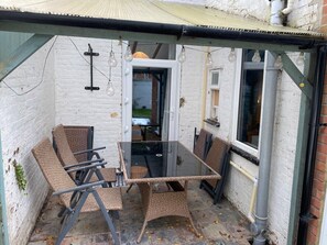 Basic Single Room, Patio | Property grounds - Seamless Hotels (Norwich)