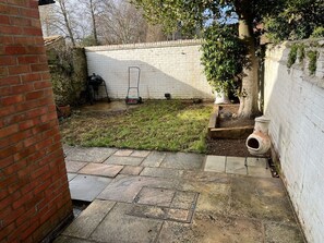 Basic Single Room, Patio | Property grounds