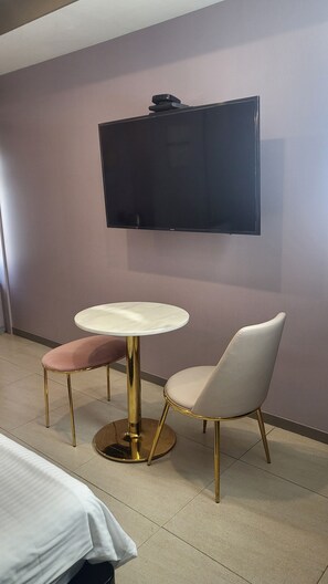 Laptop workspace, free WiFi - Elysee Hotel (Daegu)