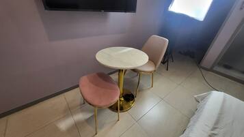 Laptop workspace, free WiFi