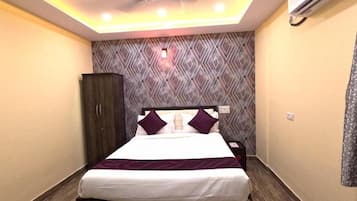 Peralatan tempat tidur premium, kalis bunyi, Wi-fi percuma, cadar katil