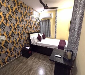 Premium bedding, soundproofing, free WiFi, bed sheets - The Park Residency Patna  (Patna)