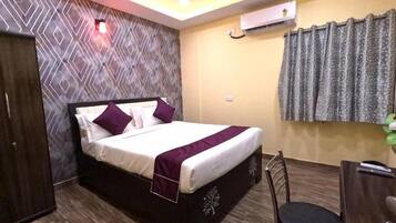 Peralatan tempat tidur premium, kalis bunyi, Wi-fi percuma, cadar katil