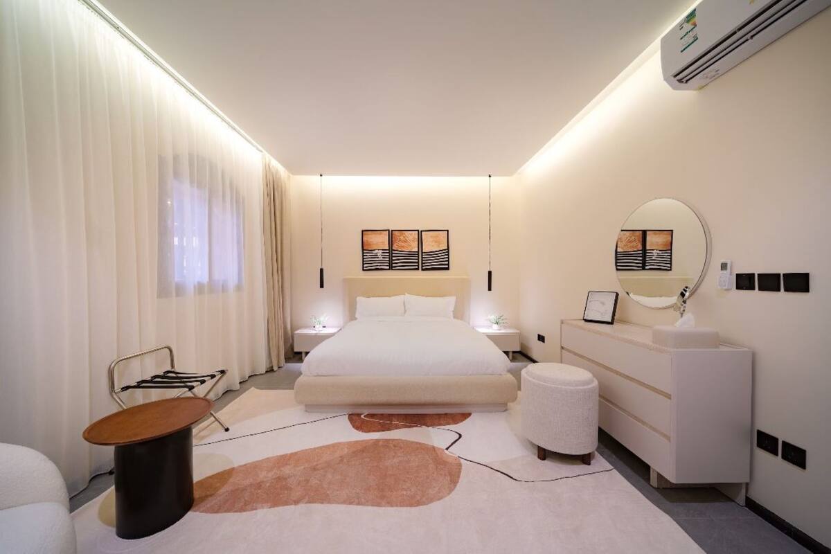 2 bedrooms, individually decorated, individually furnished