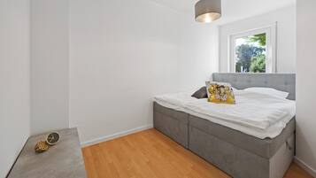 2 Schlafzimmer, Bügeleisen/Bügelbrett, Bettwäsche