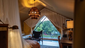 Live as a recluse (King Bedroom) | Living area