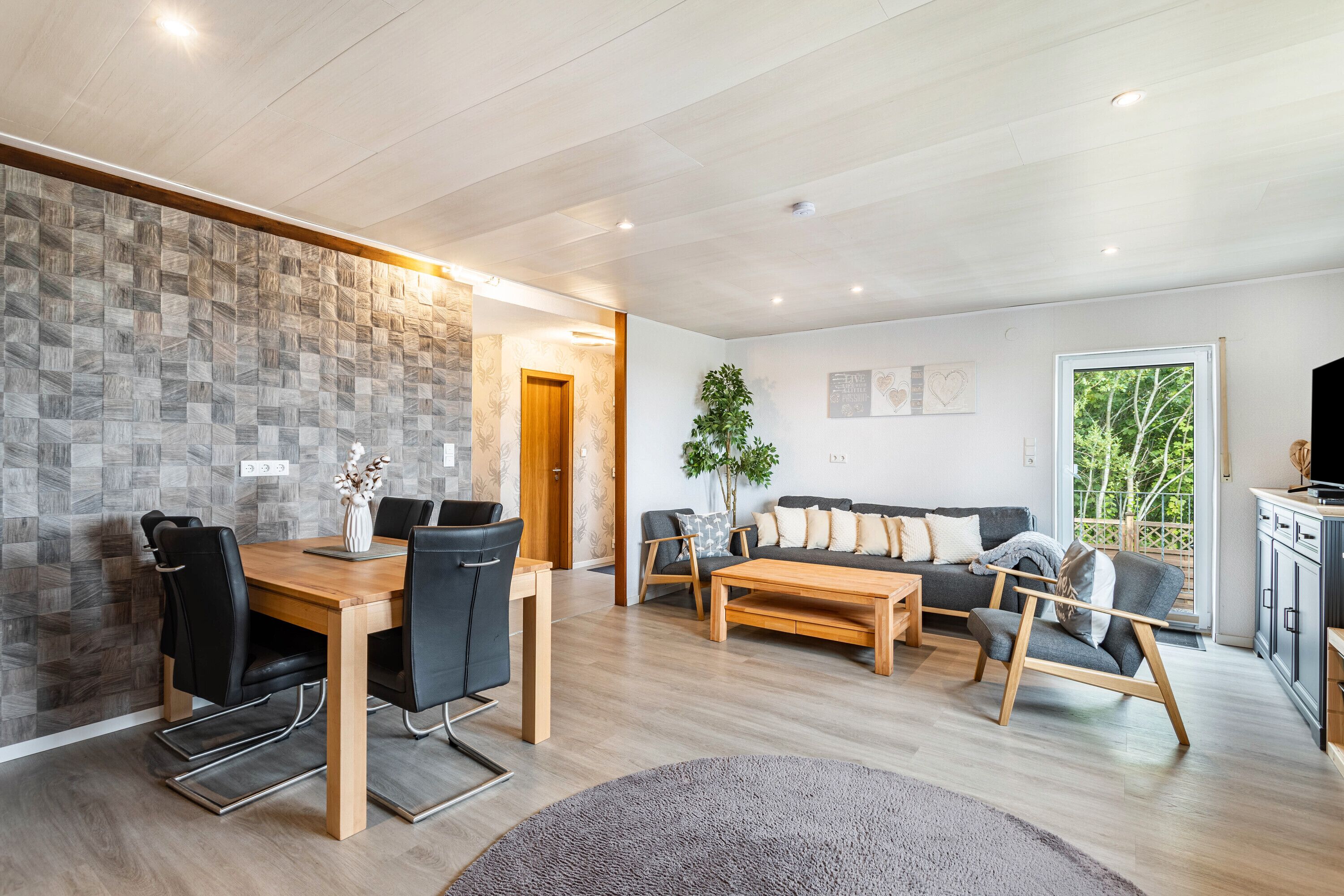 Una televisión, un reproductor de DVD