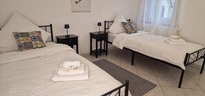 4 chambres, bureau, Wi-Fi gratuit, draps fournis