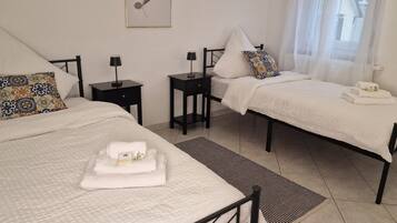 4 bedrooms, free WiFi, bed sheets