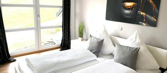 Apartment 'Osserblick Galerie' with Mountain View, Private Garden and Wi-Fi