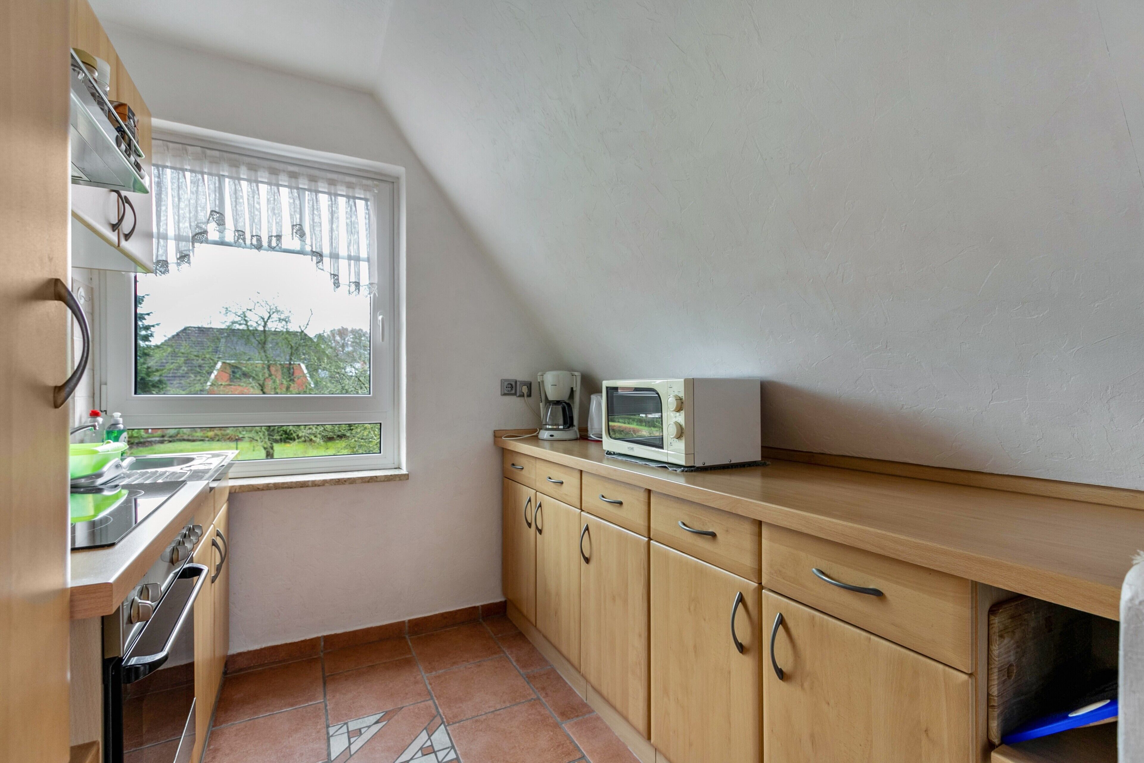 Microondas, horno, placa de cocina, tetera/pava eléctrica