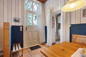 Interior - Apartment 'Große Ferienwohnung' with Shared Terrace, Shared Garden and Wi-Fi (Leck)