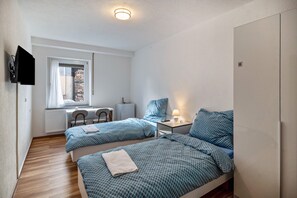 1 bedroom, free WiFi, bed sheets