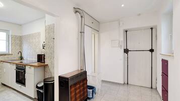 Fridge, microwave, dishwasher, coffee/tea maker