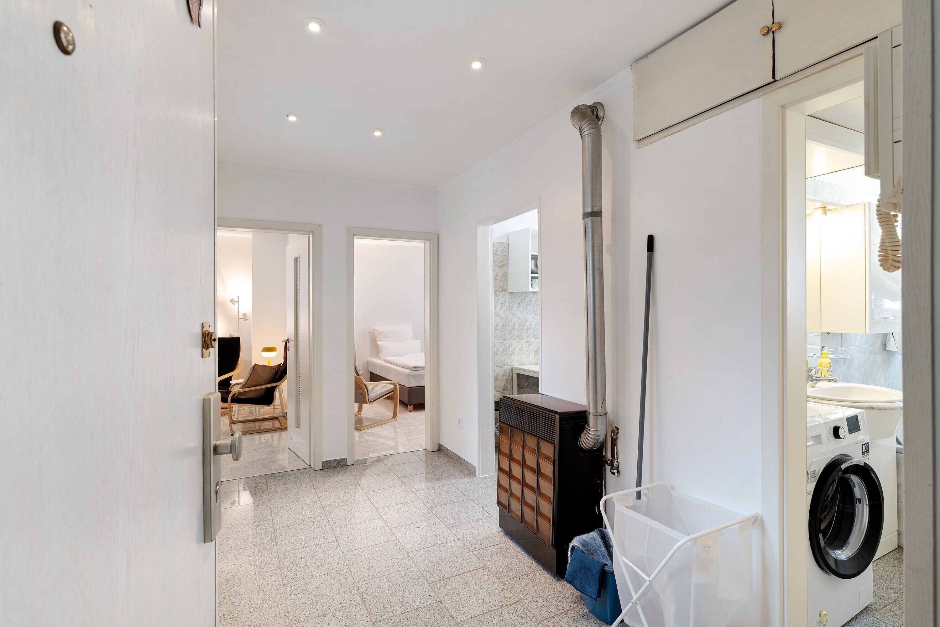 المنشأة من الداخل