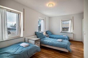 1 bedroom, free WiFi, bed sheets